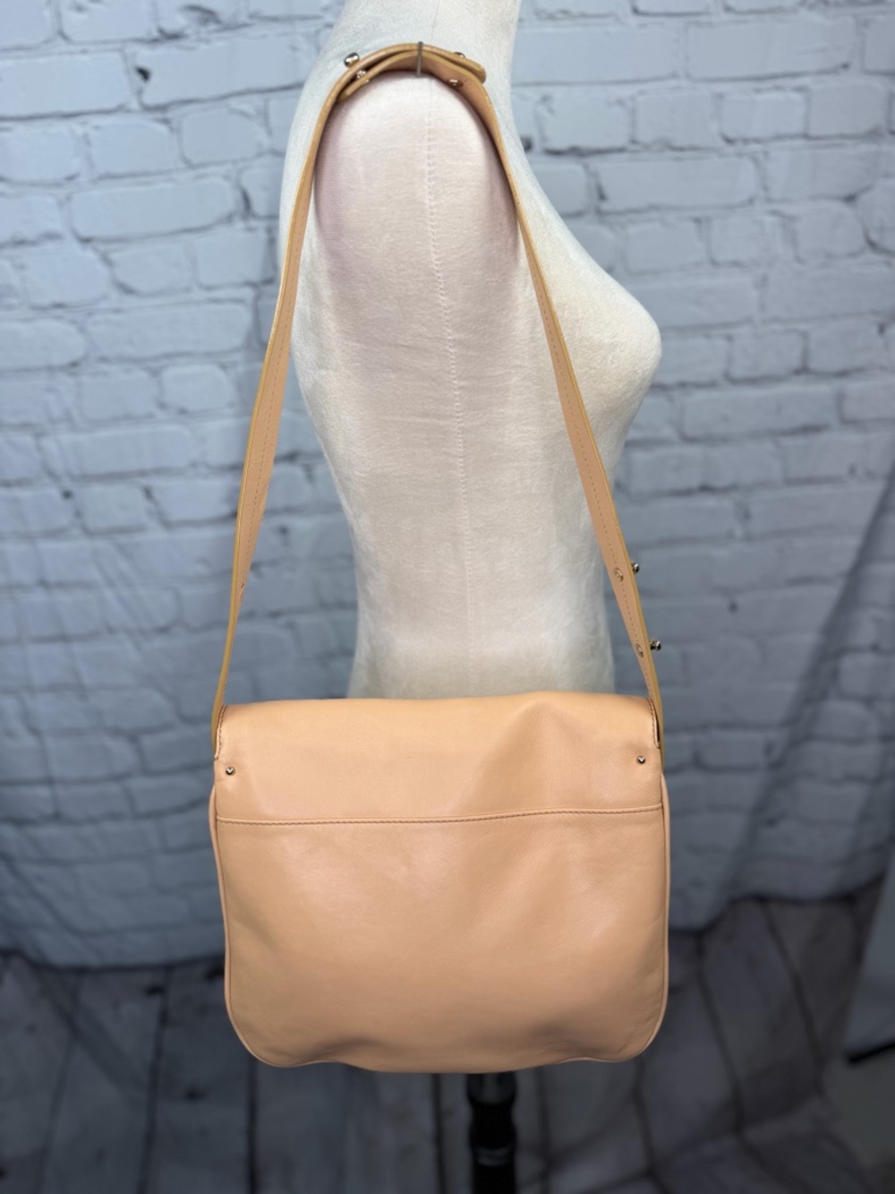 TreVero Leather Shoulder Bag - Picture 2 of 7